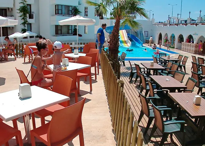 Xeno Club Mare فندق كارغيجاكْ